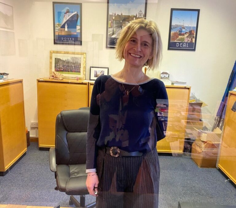 Lindsey from Tourist Information e1708691639901 900x793 1 768x677